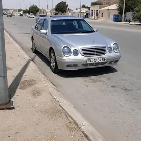 Mercedes-Benz E320 2000