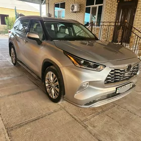 Toyota Highlander 2021