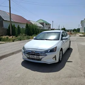 Hyundai Elantra 2019