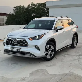 Toyota Highlander 2020