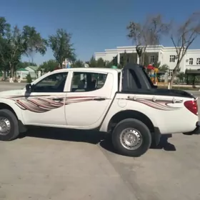 Mitsubishi L200 2008