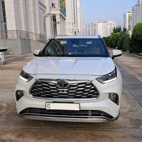 Toyota Highlander 2021