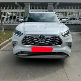 Toyota Highlander 2022