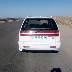 Mitsubishi Chariot 1993