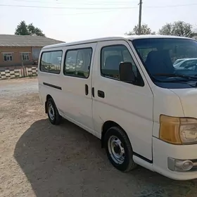 Nissan Urvan 2007