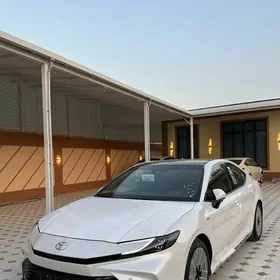 Toyota Camry 2025