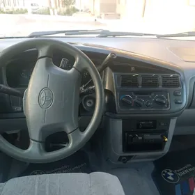 Toyota Sienna 1998