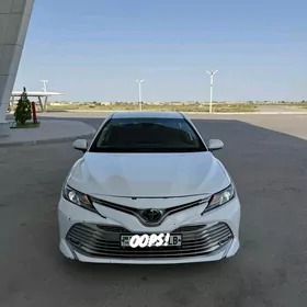 Toyota Camry 2019