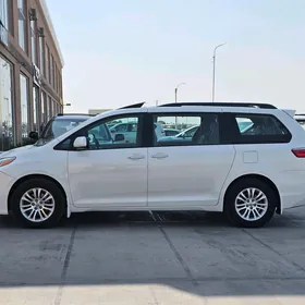Toyota Sienna 2017