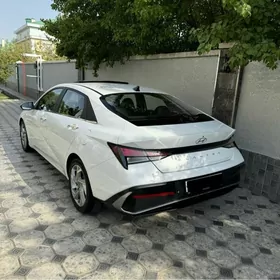 Hyundai Elantra 2024