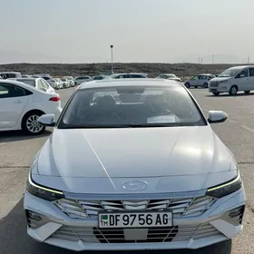 Hyundai Elantra 2024