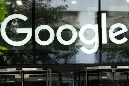 Kazyýet ulanyjylaryň maglumatlaryny birugsat ýygnandygy üçin Google-y 314 million dollar tölemäge borçly etdi