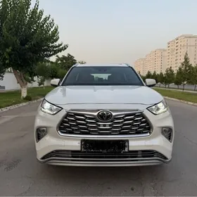 Toyota Highlander 2021