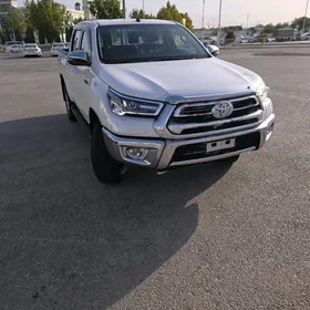 Toyota Hilux 2025