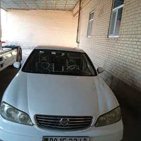 Nissan Maxima 2000
