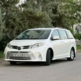 Toyota Sienna 2020