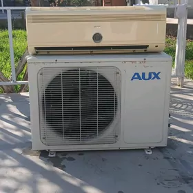 AUX