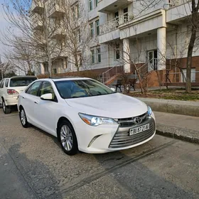 Toyota Camry 2017