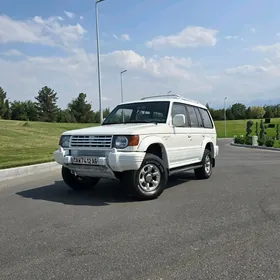 Mitsubishi Montero 1994