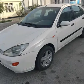 Ford Focus 2000