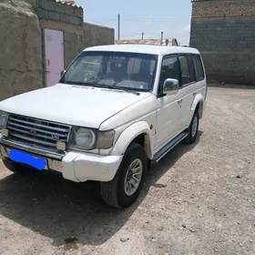 Mitsubishi Pajero 1995