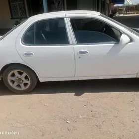 Nissan Bluebird 1997