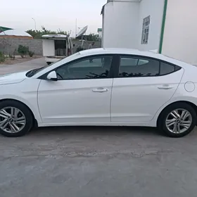 Hyundai Elantra 2019