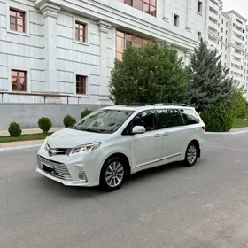 Toyota Sienna 2019