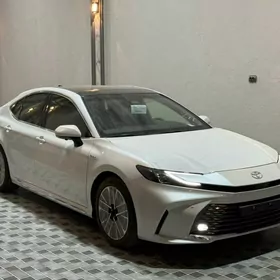 Toyota Camry 2025