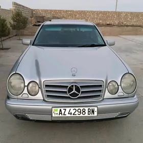Mercedes-Benz E320 1999