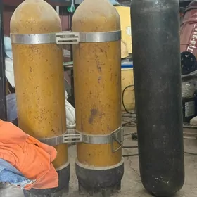 баллоны кислородные и газовые