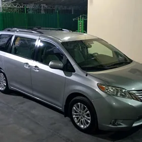 Toyota Sienna 2011