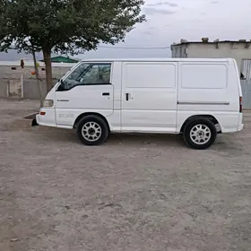 Mitsubishi L300 2004