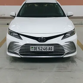 Toyota Camry 2021