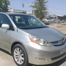 Toyota Sienna 2004