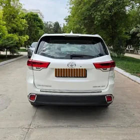 Toyota Highlander 2016