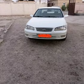 Toyota Camry 2000