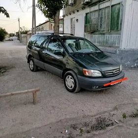 Toyota Sienna 2002