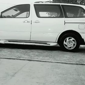 Toyota Sienna 2003