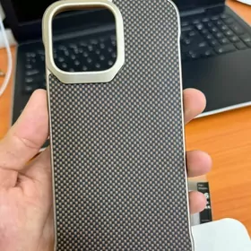 iPhone 16 Pro Max cehol
