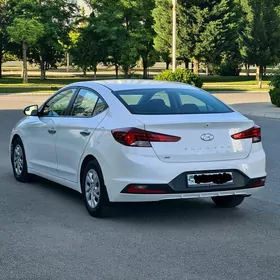 Hyundai Elantra 2020