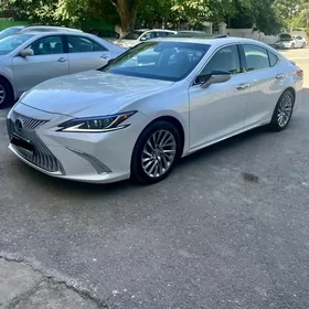 Lexus ES 350 2019