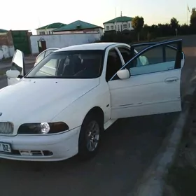 BMW E39 1998