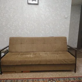 Диван