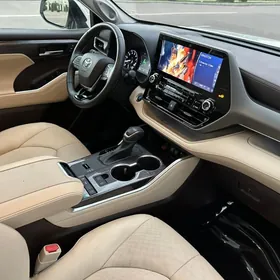 Toyota Highlander 2020
