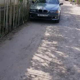 BMW E39 2002