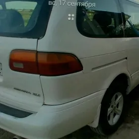 Toyota Sienna 1998