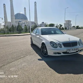 Mercedes-Benz E350 2005