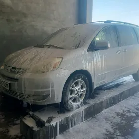Toyota Sienna 2004
