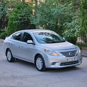 Nissan Versa 2012